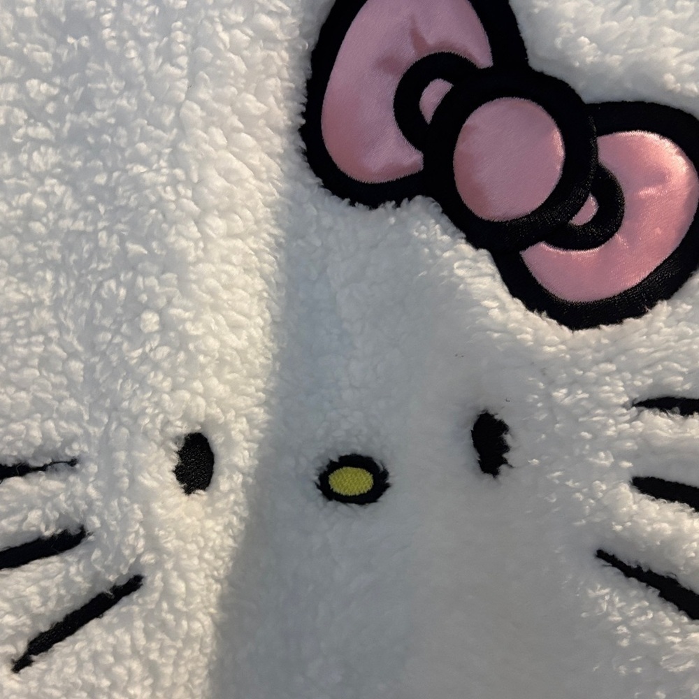 Hello Kitty Faux fleece with Pink Accents - Picture 3 of 3